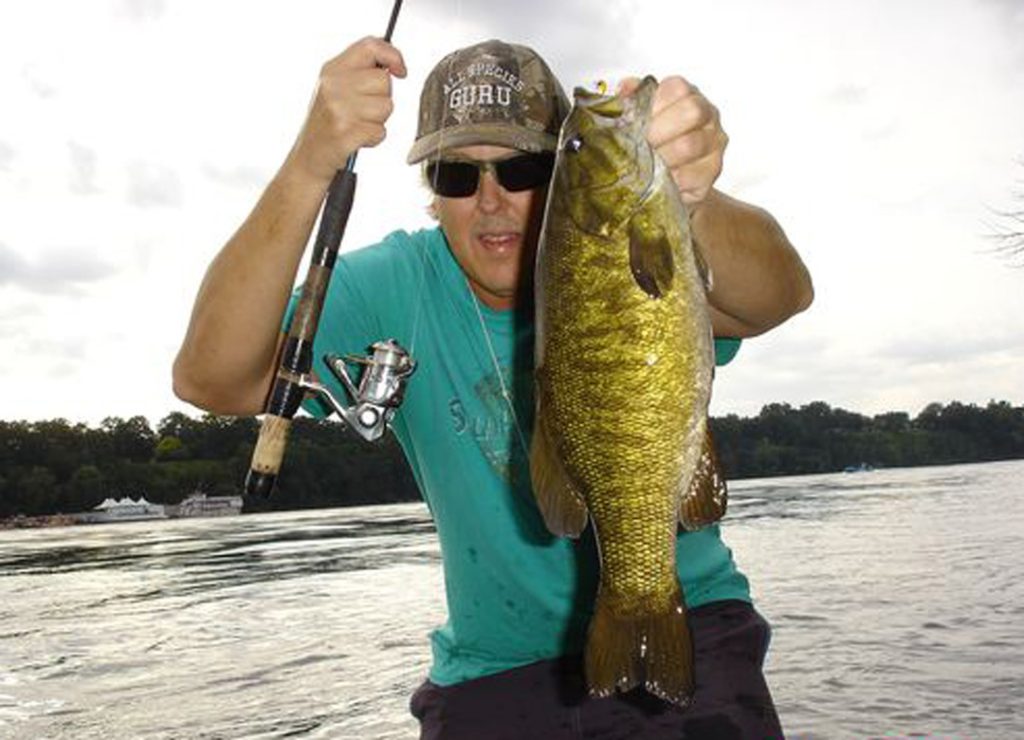 Mike Rzucidlo smallmouth bass