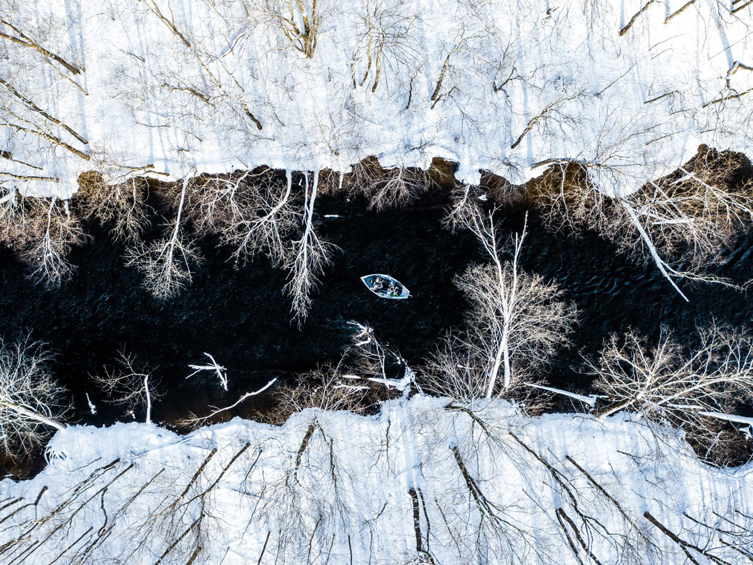 Driftboat on the Salmon River viewed from above